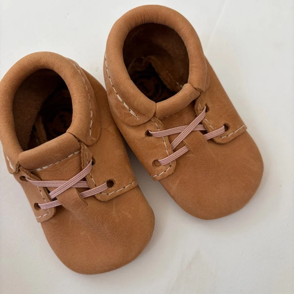 NEW ⭐️ freshly picked cedar oxford baby shoe size 2 baby moccasins